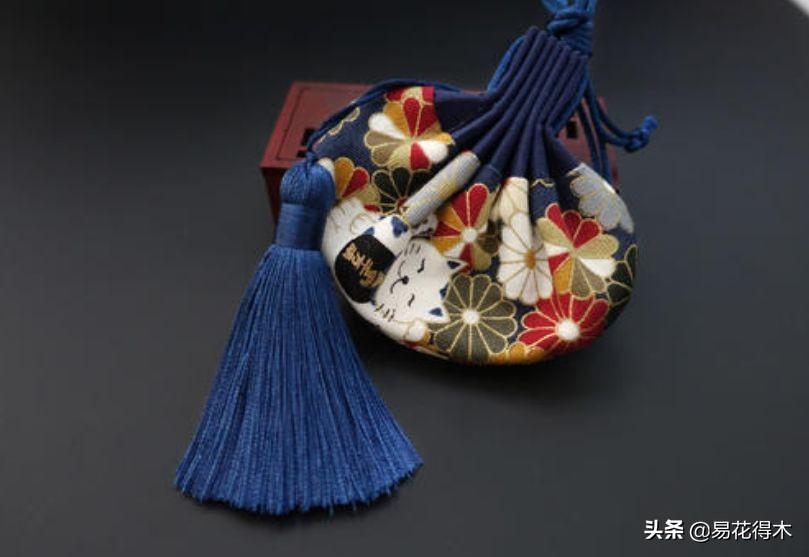 香水價(jià)格排名,??香水價(jià)格排名大解密??貴族香氛與平價(jià)之美的碰撞！