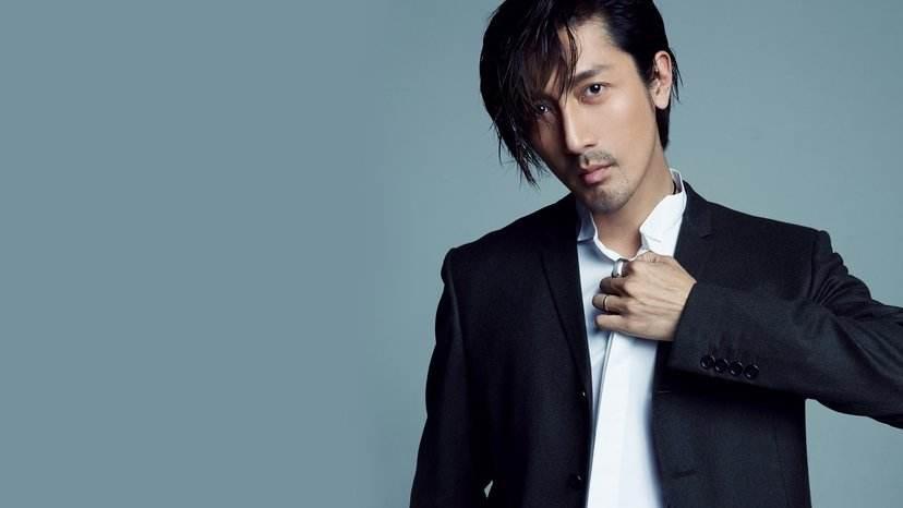 打造魅力男性風格，明星大叔的男士時尚指南