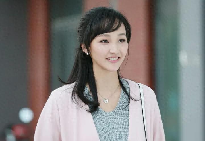 演員于震，從舞臺到熒屏的自信與堅韌之旅