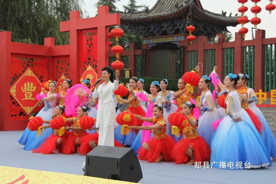 張地現(xiàn)場(chǎng)創(chuàng)作歌曲，音樂(lè)、友情與家的溫馨故事