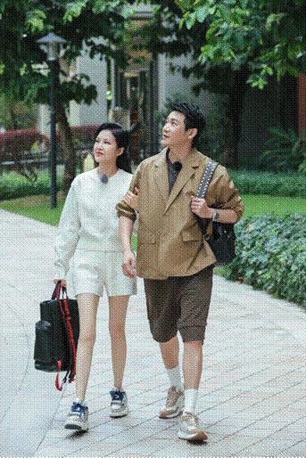 麥迪娜姜潮愛情事業(yè)雙豐收，最新動(dòng)態(tài)揭秘